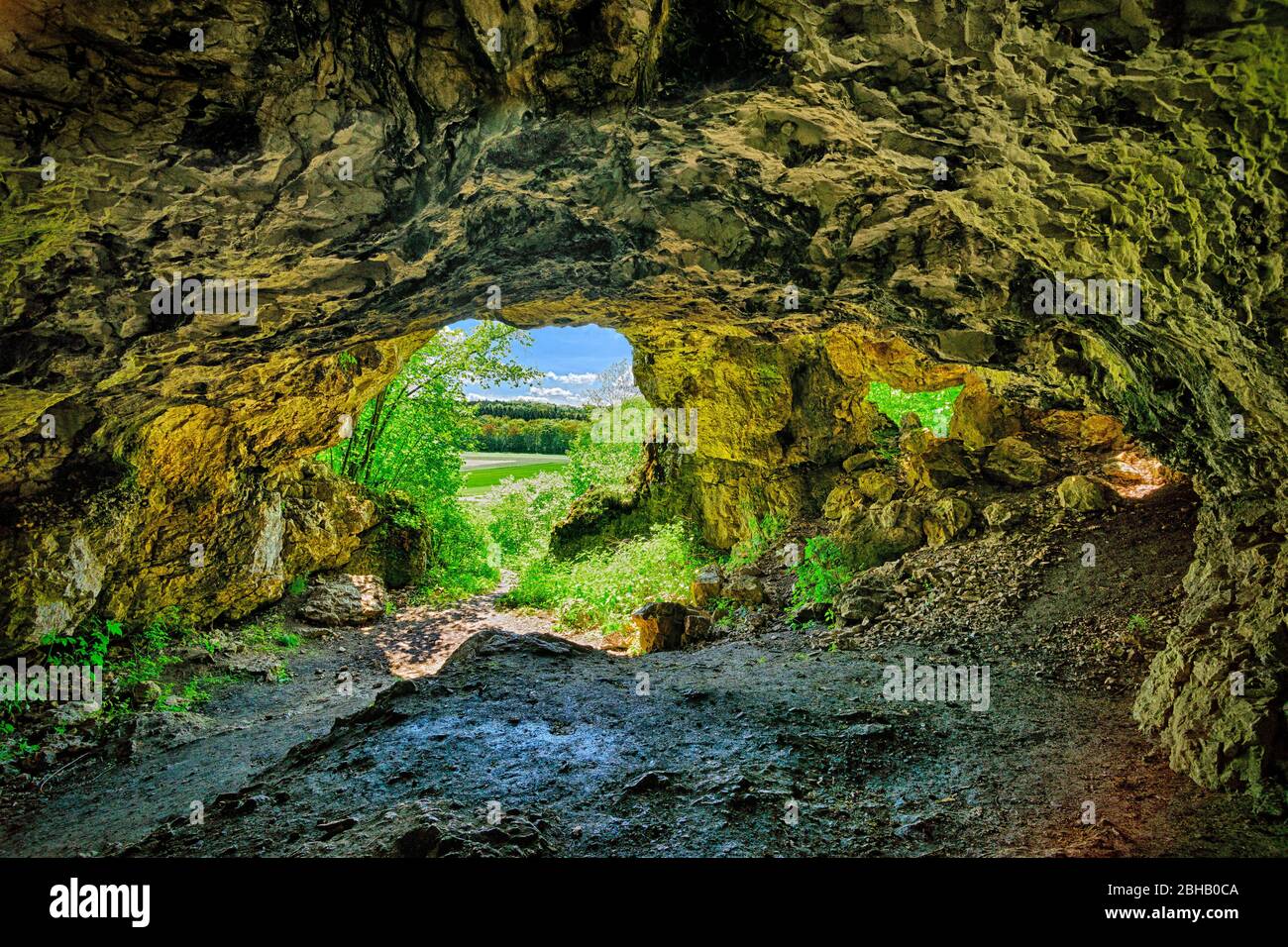 Deutschland, Baden-Württemberg, Öllingen bei Langenau, Bocksteinhöhle, gilt die Höhle als ältester Siedlungskomplex des Neandertalers in Süddeutschland. Stockfoto