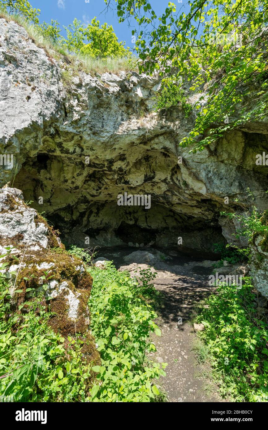 Deutschland, Baden-Württemberg, Öllingen bei Langenau, Bocksteinhöhle, gilt die Höhle als ältester Siedlungskomplex des Neandertalers in Süddeutschland. Stockfoto