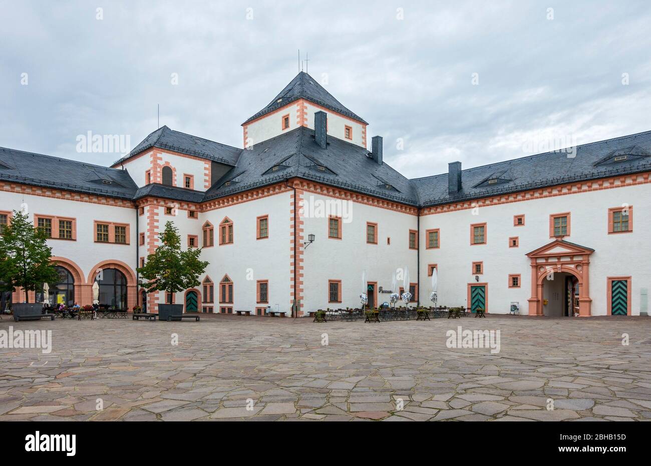 Deutschland, Sachsen, Augustusburg, Schloss Augustusburg, das Schloss beherbergt derzeit eine Jugendherberge, ein Motorradmuseum, ein Kutschenmuseum und ein Museum für Jagd und Ornithologie. Stockfoto
