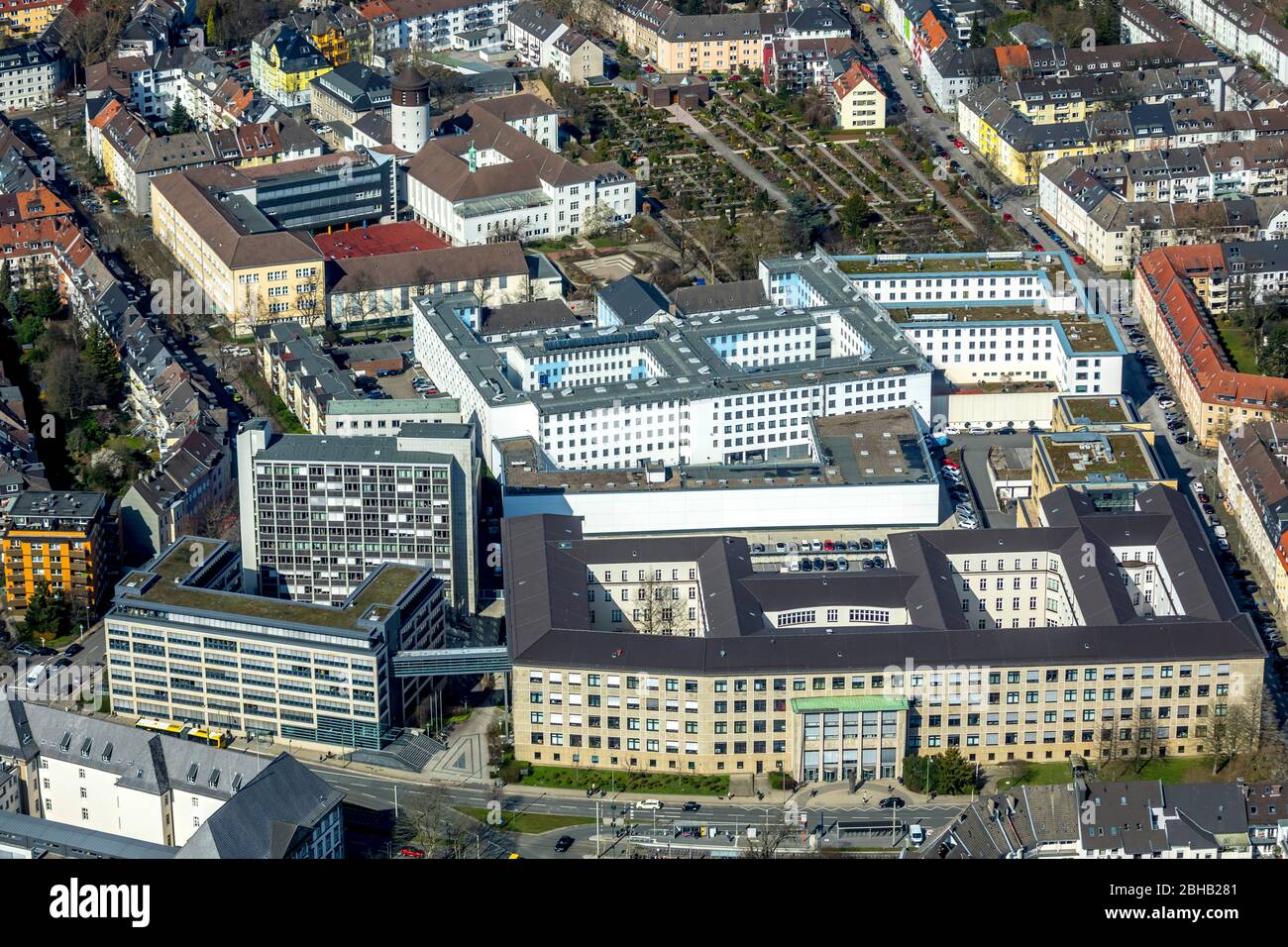 Wohngebäude am Polizeipräsidium, Amtsgericht, Zweisertstraße, Essen, Ruhrgebiet, Nordrhein-Westfalen, Deutschland Stockfoto