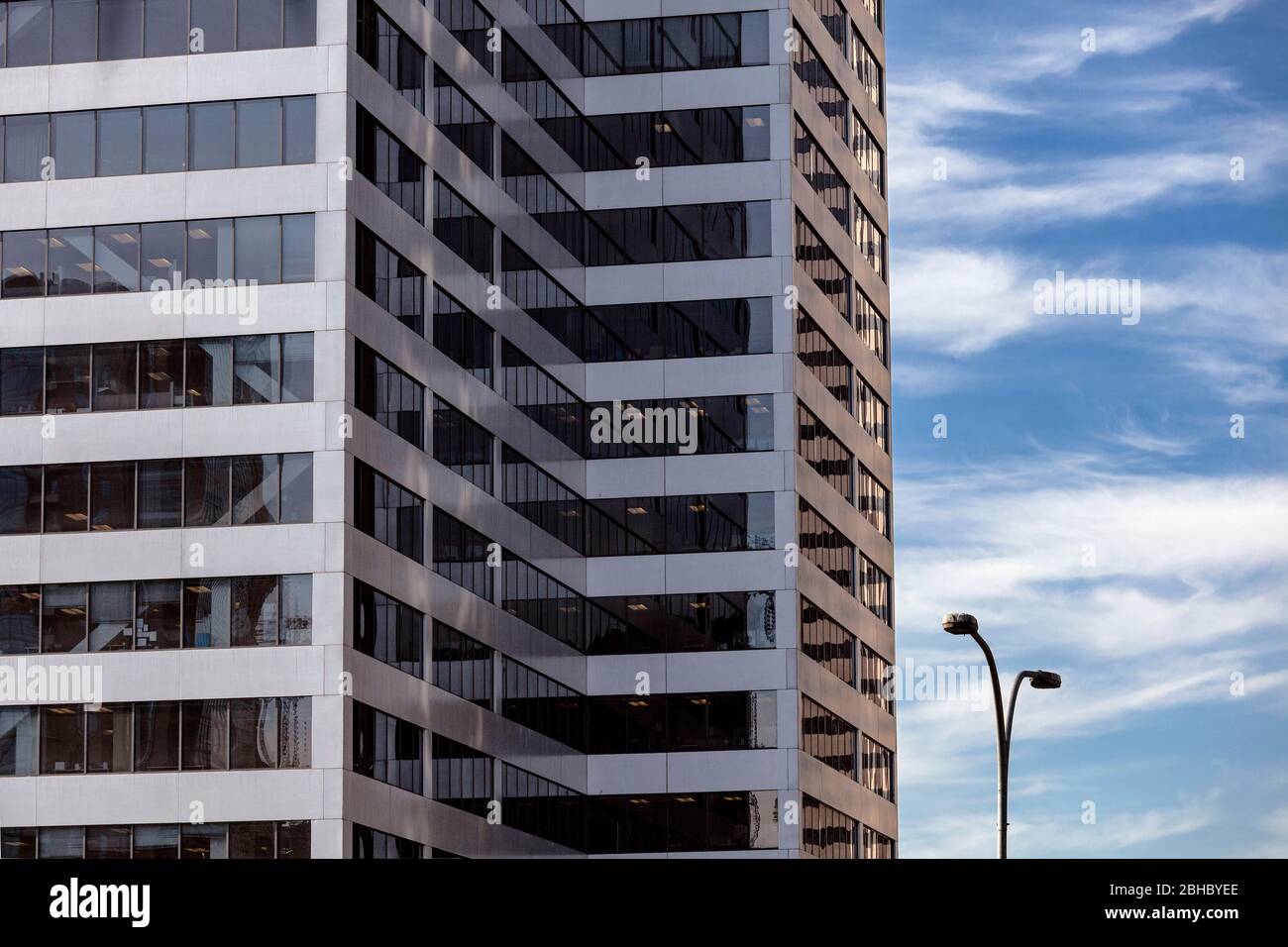 WA17442-00...WASHINGTON - hohe reflektierende Gebäude in Seattle. Stockfoto