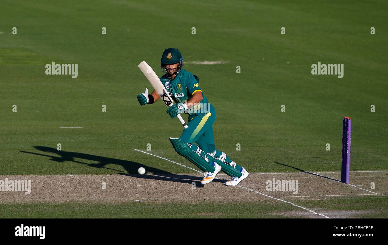 Jean-Paul Duminy aus Südafrika nimmt eine schnelle Single während des Tour Match zwischen Sussex und Südafrika auf dem 1. Central County Ground in Hove. 19 Mai 2017 Stockfoto