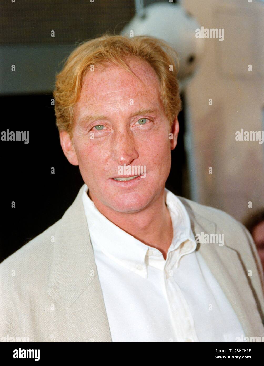 LOS ANGELES, CA. c. 1993: Schauspieler Charles Dance. Foto © Paul Smith/Featureflash Stockfoto