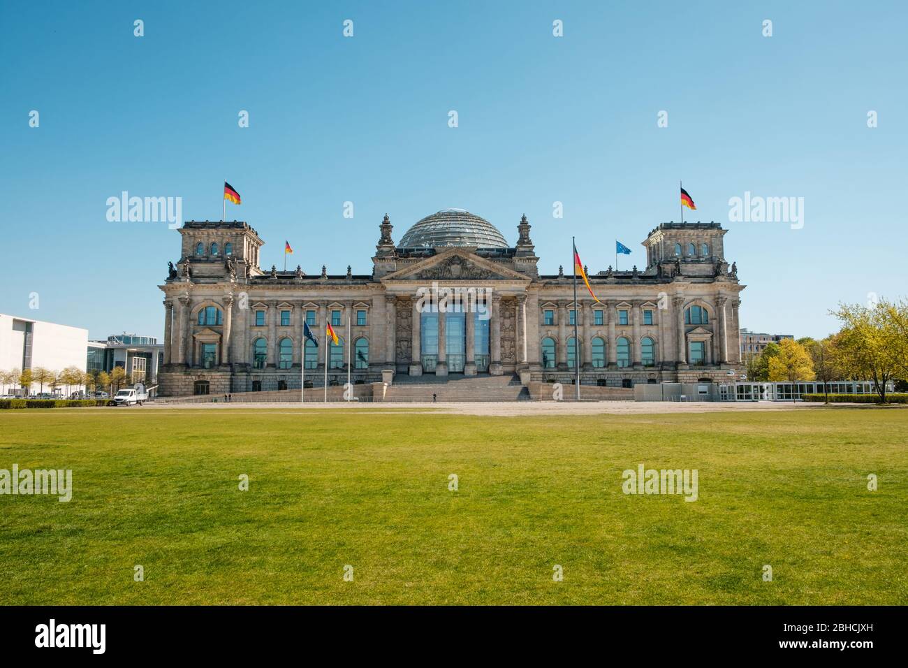 Berlin, Deutschland - April 2020: Das Deutsche Reichstag (Bundestag) Stockfoto