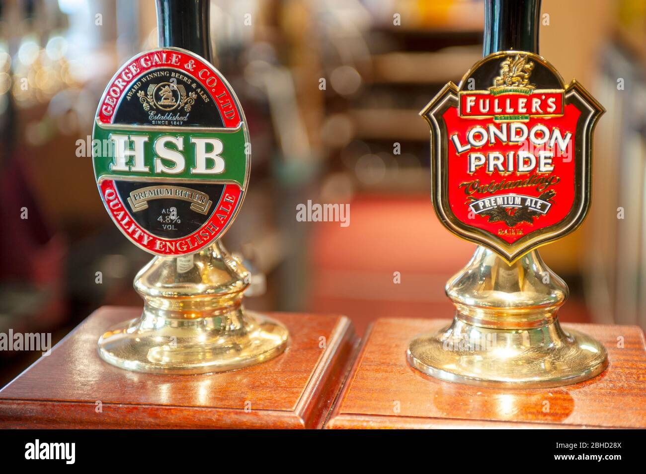 Fuller Bierpumpen - HSB und London Pride Stockfoto
