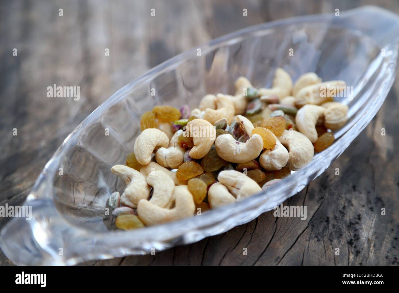 Köstliche und gesunde gemischte Trockenfrüchte, Nüsse und Samen Stockfoto