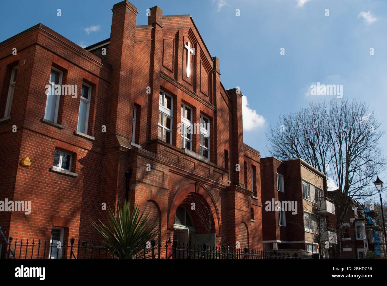 Street Elevation Chinese Church Worship and Ministry Centre (WMC) 69-71 Brook Green, Hammersmith, London W6 von Delissa Joseph Stockfoto