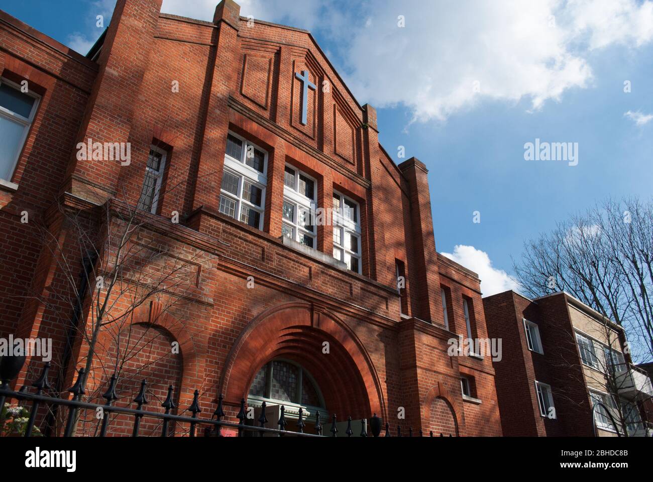 Street Elevation Chinese Church Worship and Ministry Centre (WMC) 69-71 Brook Green, Hammersmith, London W6 von Delissa Joseph Stockfoto