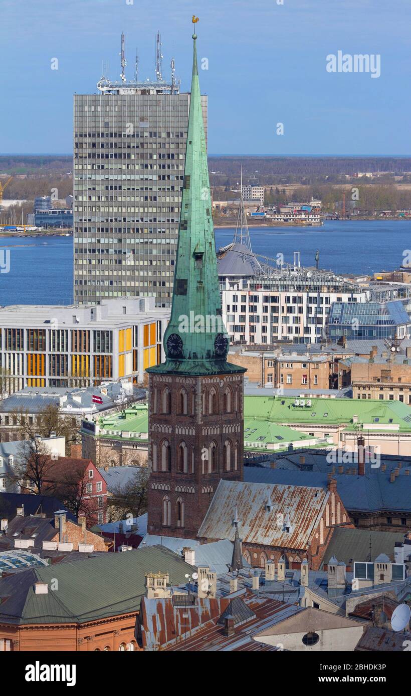 Luftaufnahme der St. James's Cathedral oder der Cathedral Basilica of St. James. Es ist ein berühmtes lettisches Wahrzeichen. Riga. Lettland. Stockfoto