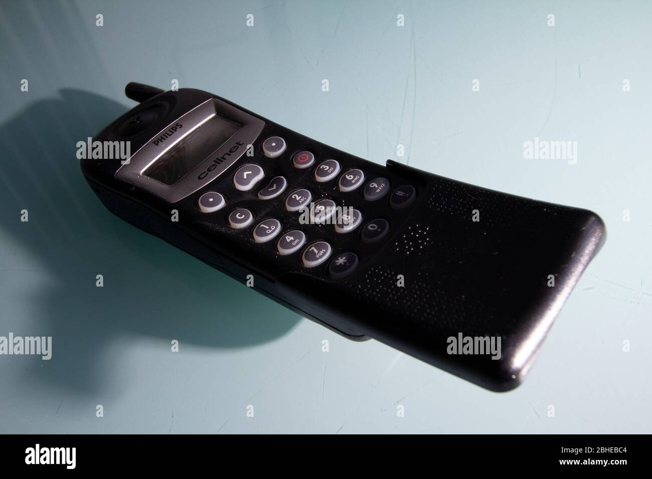 Klassisches Telefon aus den 90er Jahren Philips TCD308 Mobiltelefon, 1997-2001 Stockfoto