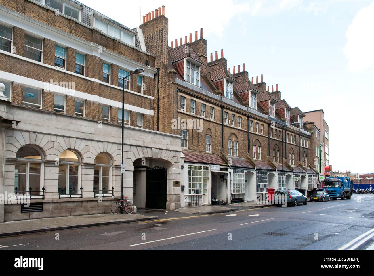 Kunst & Handwerk Architektur Shops Workshops 91-101 Worship Street, London Borough of Hackney, EC2 von Philip Webb Stockfoto