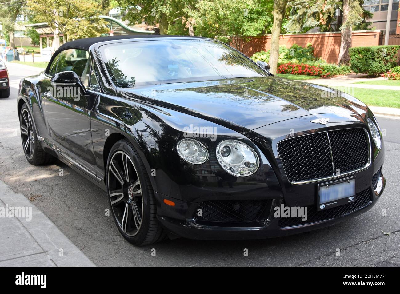 Bentley Parkplatz in der Straße Stockfoto