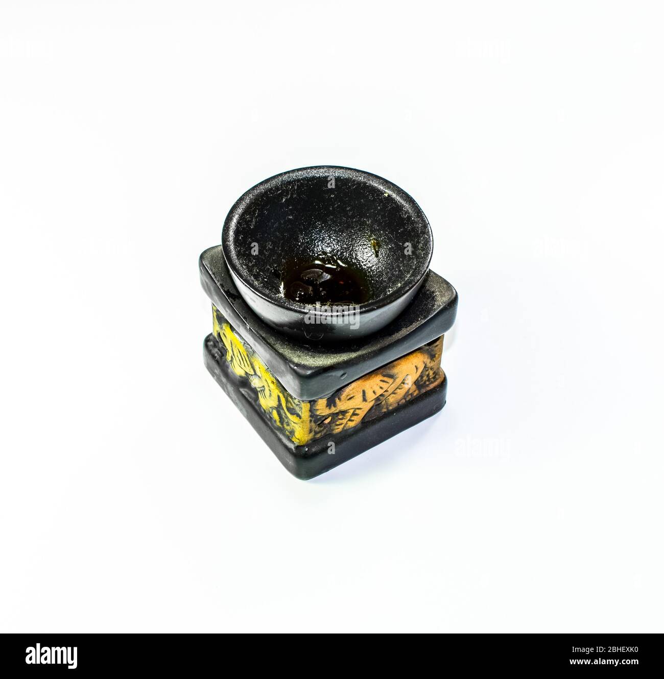 Ein Aschenbecher aus schwarzem Stein. Kreativ aus Stein. Stockfoto