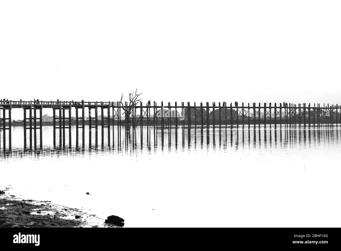 U Bein Brücke, über den Taungthaman See in der Nähe von Amarapura Mandalay, Myanmar Stockfoto