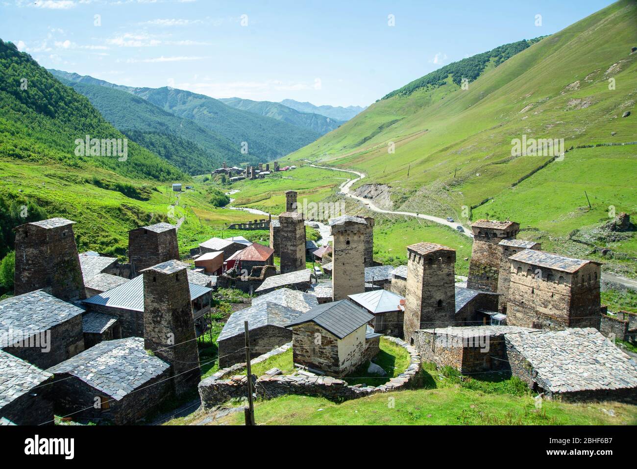 Die Türme des Dorfes Uschguli - Oberes Svaneti, Georgien Stockfoto