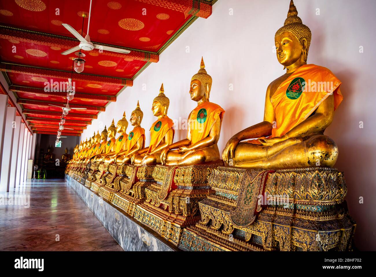 Thailandia, Bangkok - 12. januar 2019 - die sitzenden Buddhas des Wat Pho in Bangkok Stockfoto