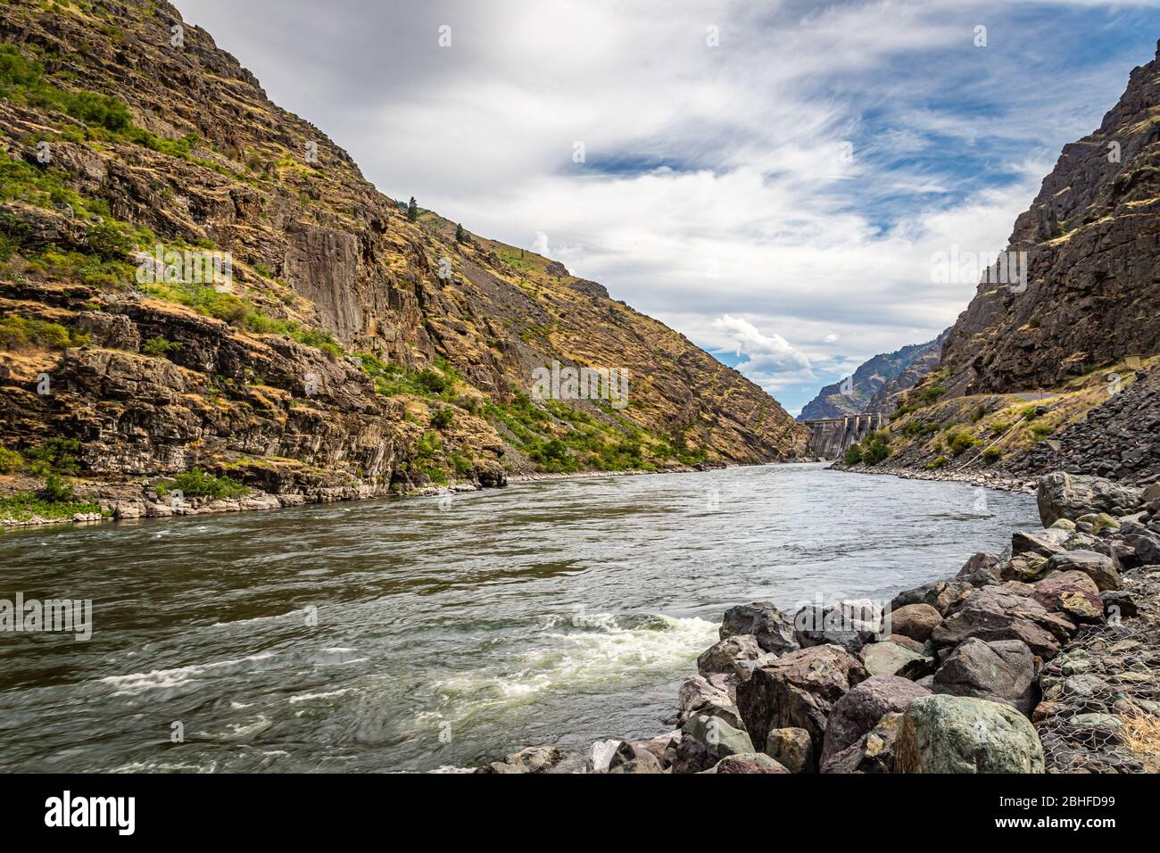 Der Hell's Canyon Dam am Snake River an der Staatsgrenze zwischen Oregon und Idaho. Stockfoto