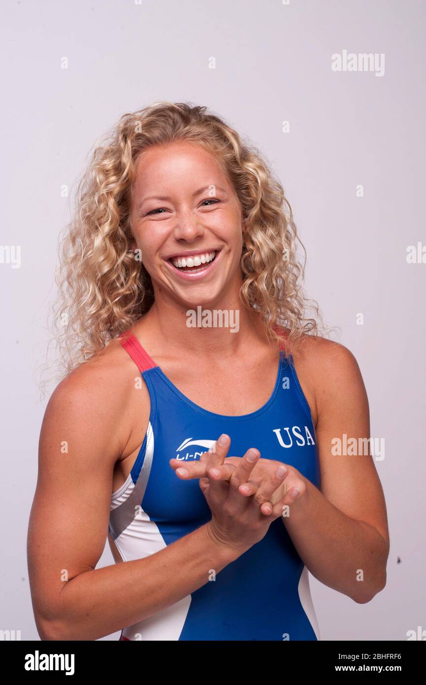 Diver Brittany Viola posiert während des Team USA Media Summit in Dallas, TX, vor den Olympischen Spielen 2012 in London. 14. Mai 2012 ©Bob Daemmrich Stockfoto