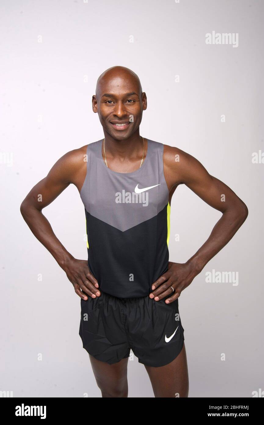 Langstrecken- und Mittelstreckenläufer Bernard Lagat auf dem Team USA Media Summit in Dallas, TX, vor den Olympischen Spielen 2012 in London. 14. Mai 2012 ©Bob Daemmrich Stockfoto