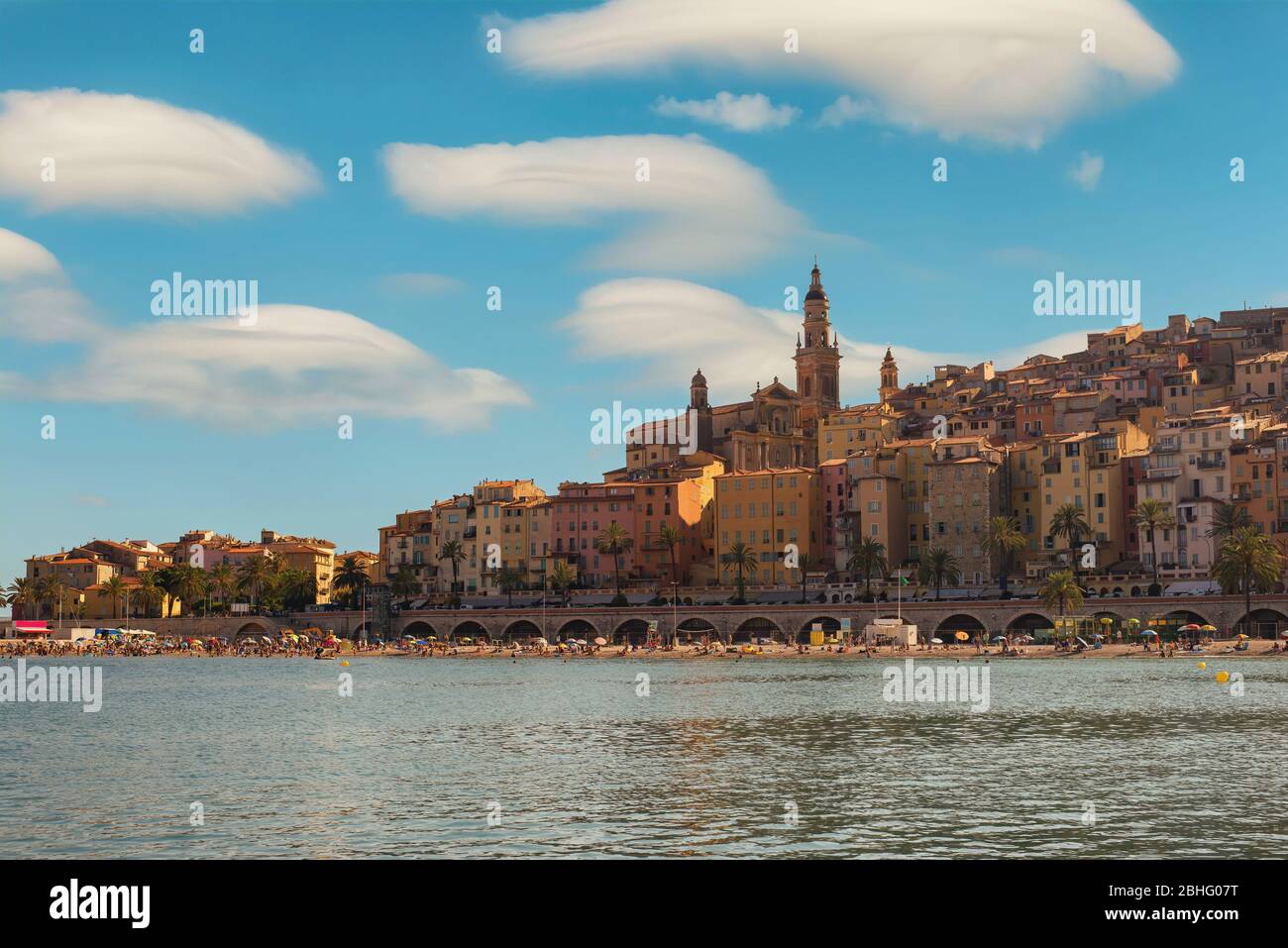 Menton France, Skyline der Stadt am Strand von Menton Stockfoto
