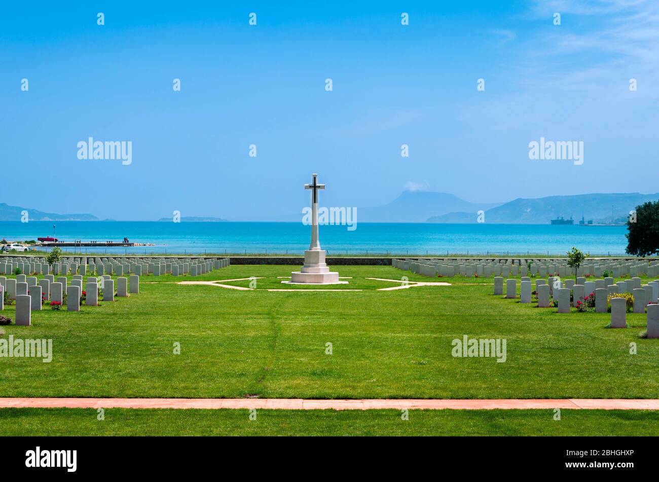 Suda Bay, Kreta/Griechenland- der Suda Bay war Cemetery ist ein Militärfriedhof, der Bestattungen aus dem Ersten und Zweiten Weltkrieg enthält Stockfoto