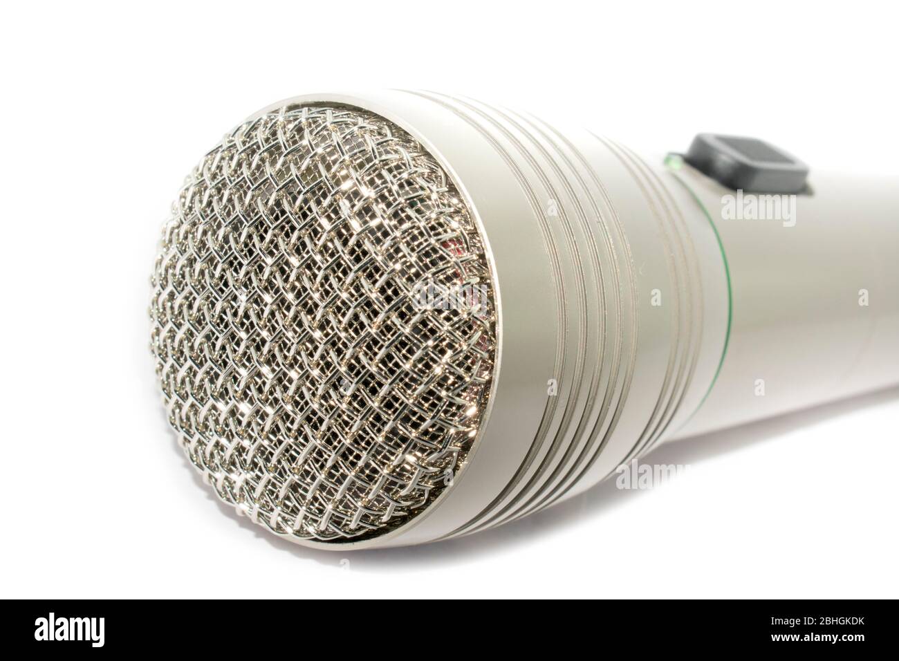 Das Bild von kabelgebundenen schnurlosen Mikrofon Mic DJ singen isoliert auf weiß Stockfoto