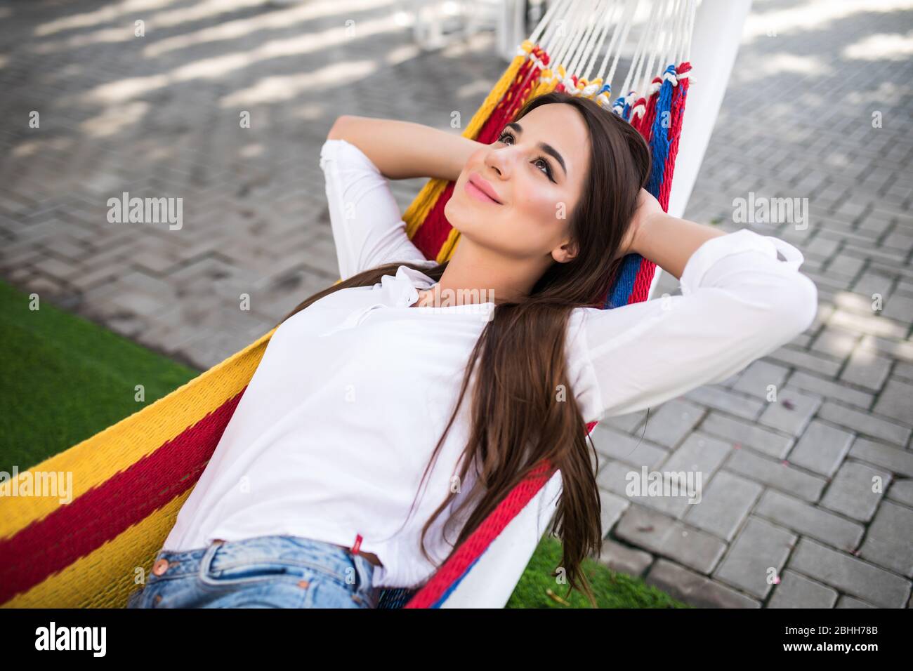 Brünettes Girl und ihr potenter Liebhaber Brünettes Girl und ihr potenter Liebhaber