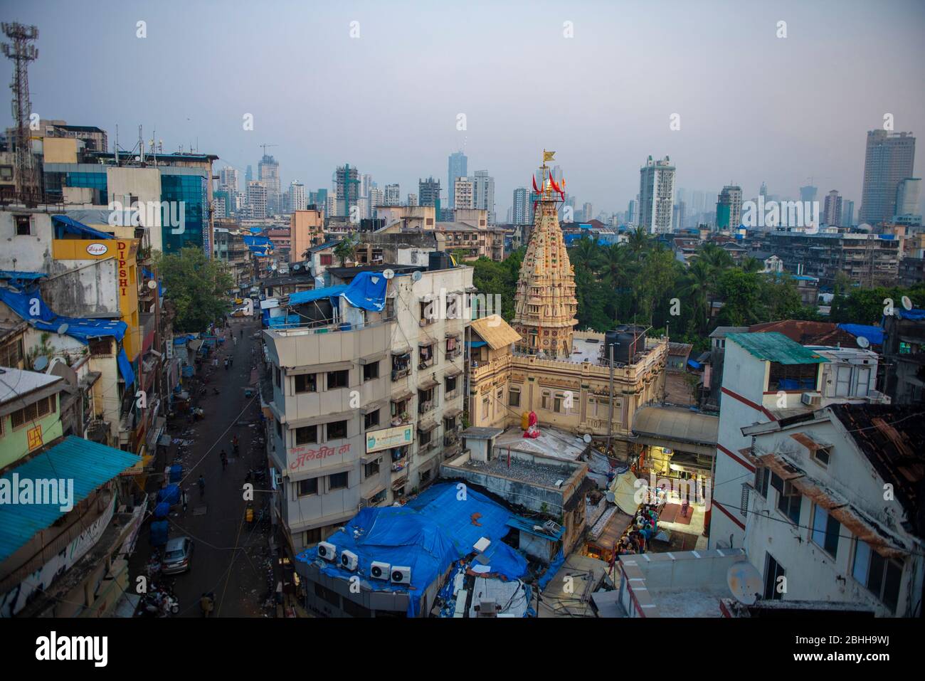 Mumbai / Indien 2 November 2019 Luftaufnahme des Mumba Devi Tempels ist ein berühmter alter Tempel, der Göttin Mumbadevi am Zaveri Bazaar Bhule gewidmet ist Stockfoto