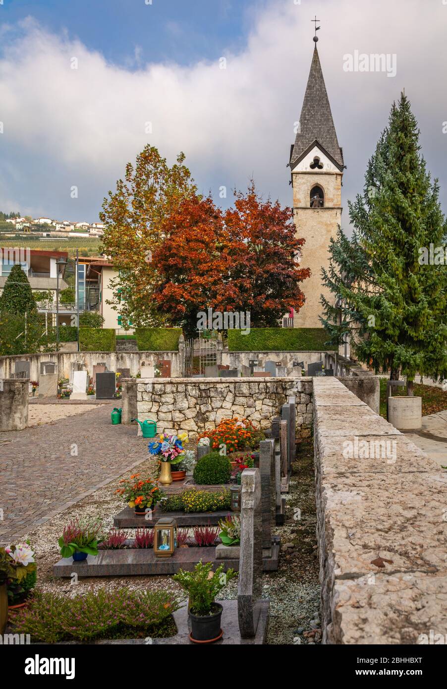 Kirche S. Marcello in Dardine, Trient, Italien - 29. januar 2019. Die Kirche bewahrt mittelalterliche Fresken auf. Stockfoto