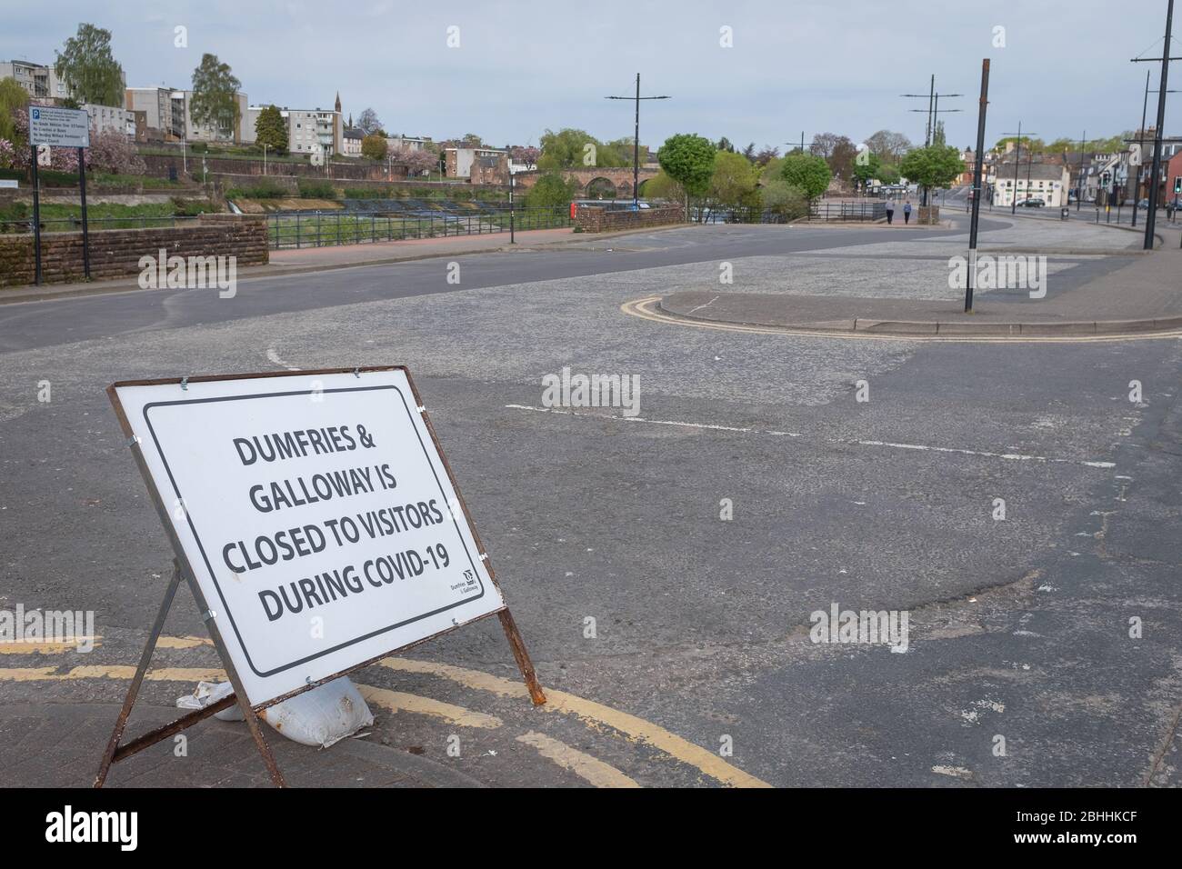 Die Whitesands im Zentrum von Dumfries, Schottland, sind am 26. April 2020 aufgrund der covid-19-Pandemie-Lockdown im Vereinigten Königreich ausgestorben. Stockfoto