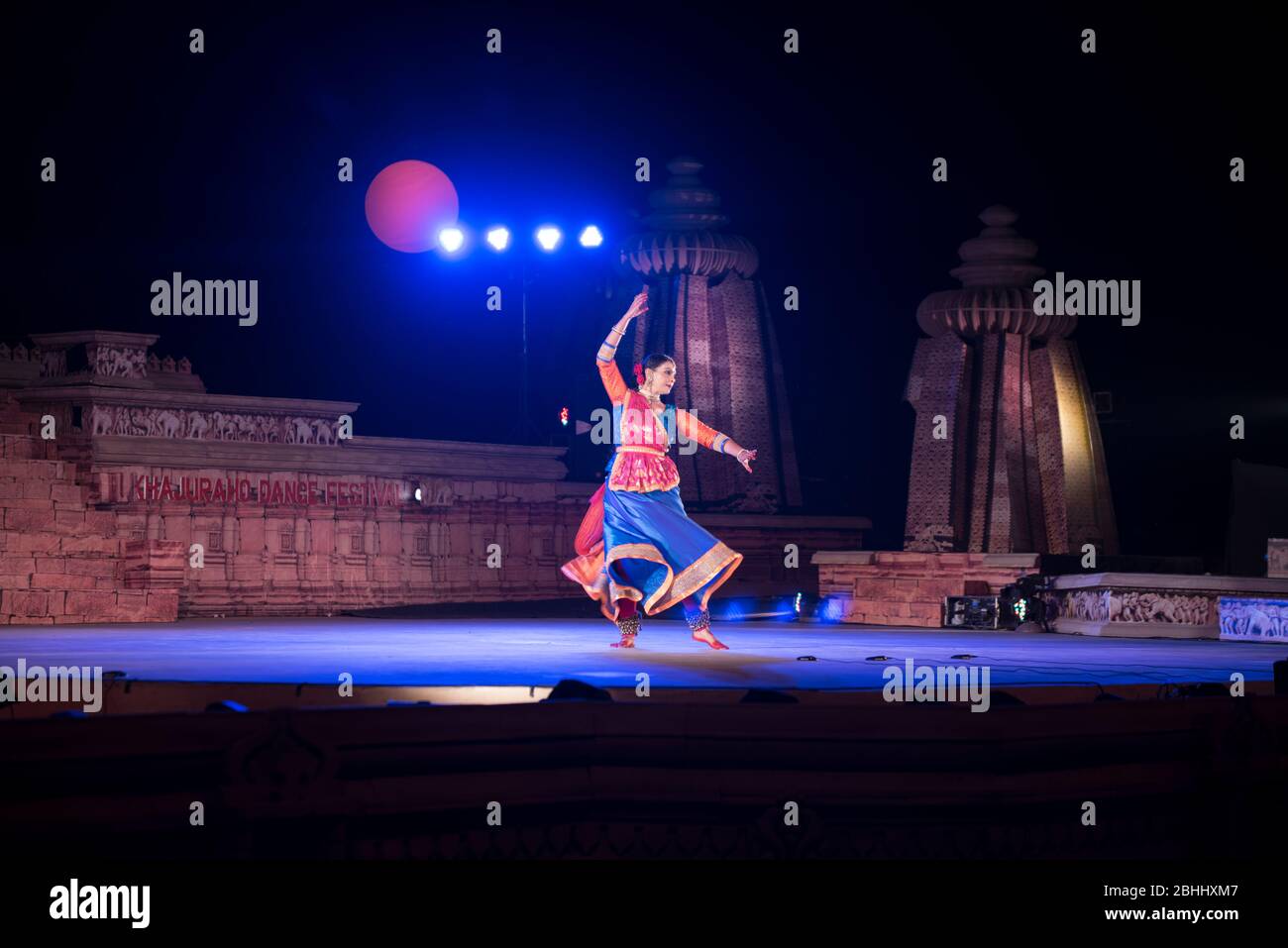 Khajuraho / Indien 24. Februar 2017 Neelakshi Roy kathak Tänzer beim Khajuraho Tanzfestival 2017 in madhya pradesh Indien Stockfoto