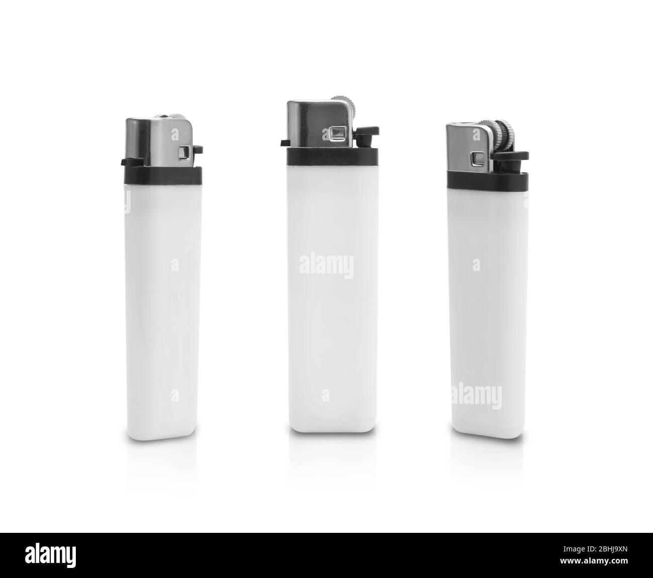 Set aus weißem Kunststoff-Gasfeuerzeug isoliert auf weißem Hintergrund mit Clipping-Pfad Stockfoto