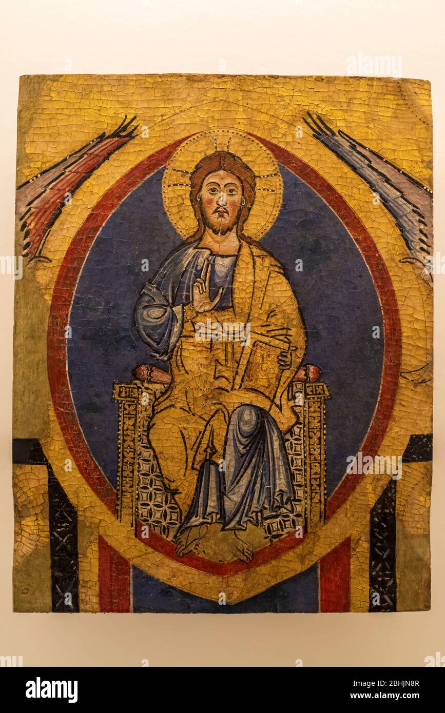 Romanische Kunst im Nationalen Kunstmuseum von Katalonien, Barcrelona, Kreuzfragment mit der Himmelfahrt Christi, Italien (13. Jahrhundert). Stockfoto