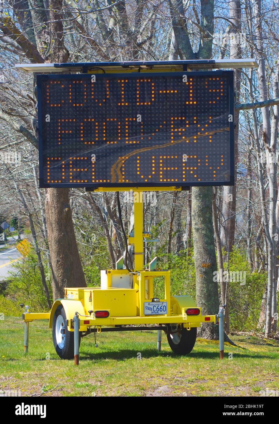 Ein Straßenschild während der Covid 19 Abschaltung am Cape Cod, Massachusetts, USA Stockfoto