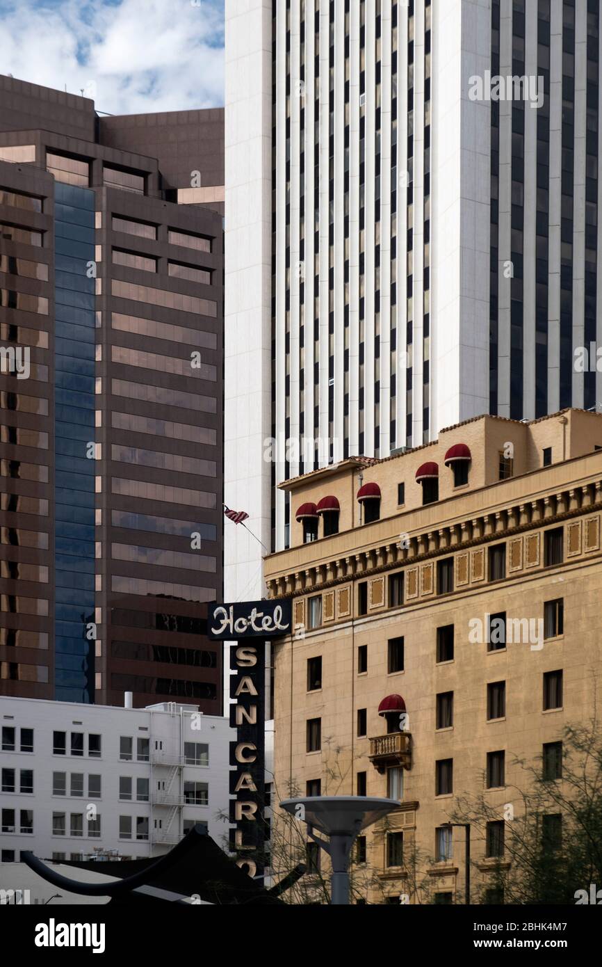 Gruppierung von alten und neuen Türmen in der Innenstadt von Phoenix Arizona Stockfoto