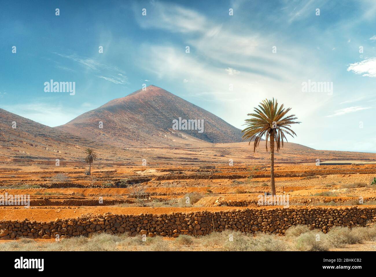 Trockene Fuerteventura Landschaft in der Mitte der Insel, Post-verarbeitet in HDR Stockfoto