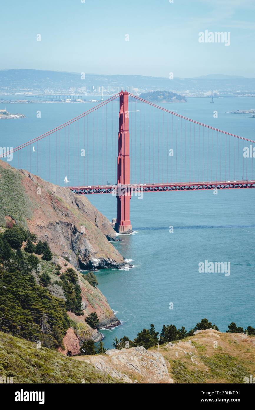 Die malerische Skyline der Innenstadt von San Francisco mit Blick auf die Golden Gate Bridge von der Golden Gate Observation Deck Stockfoto