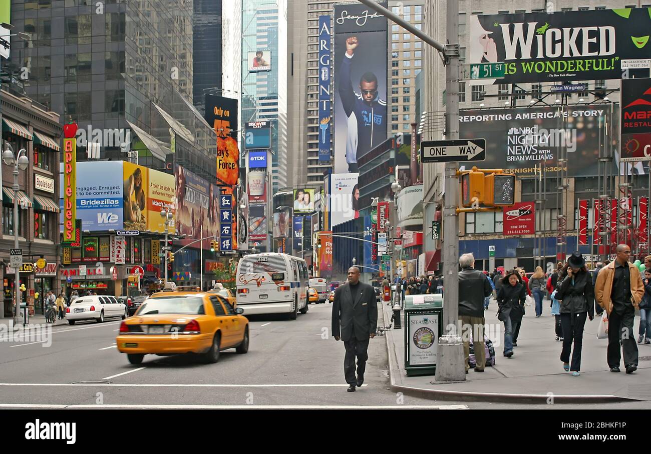 Broadway, Times Square Gegend New York, vor der Fußgängerzone Stockfoto