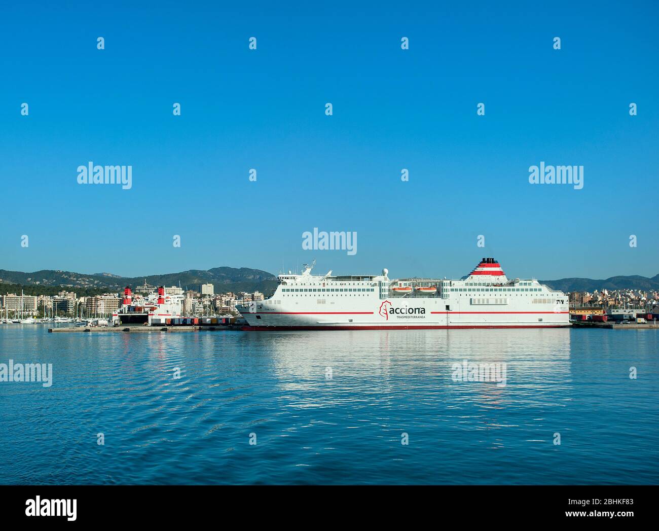 Acciona Trasmediterranea Fähre Schiff im Hafen von Palma, Mallorca, Balearen, Spanien angedockt Stockfoto