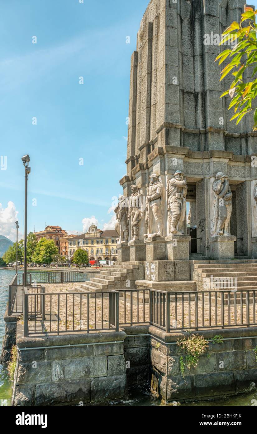 Mausoleo Cadorna an der Waterfront von Pallanza, Lago Maggiore, Piemont, Italien Stockfoto