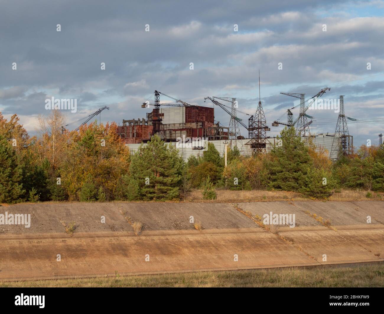 Verlassene Baustelle der Blöcke 5 und 6 des Kernkraftwerks Tschernobyl. Tschernobyl-Ausschlusszone, Ukraine. Stockfoto