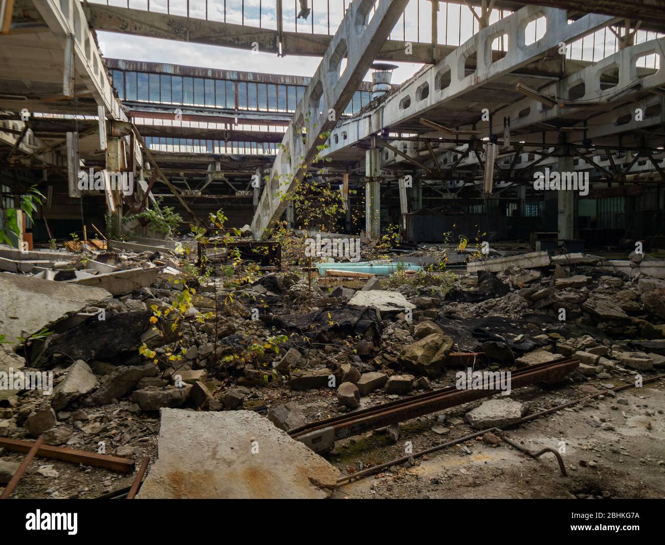 Beschädigtes Dach in Jupiter Factory, Tschernobyl Exclusion Zone. Ukraine Stockfoto