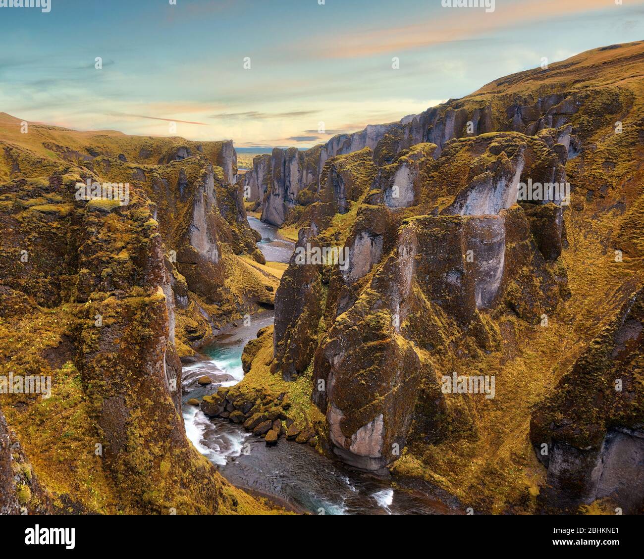 Fjadrargljufur Canyon im Süden Islands bei Sonnenuntergang, nachbearbeitet in HDR Stockfoto