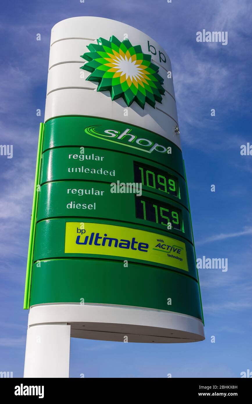 BP Tankstellenskilo in Großbritannien, das den niedrigsten Kraftstoffpreis für Benzin und Diesel seit Jahrzehnten aufgrund der Sperrung der Coronavirus-Pandemie im April 2020 anzeigt Stockfoto