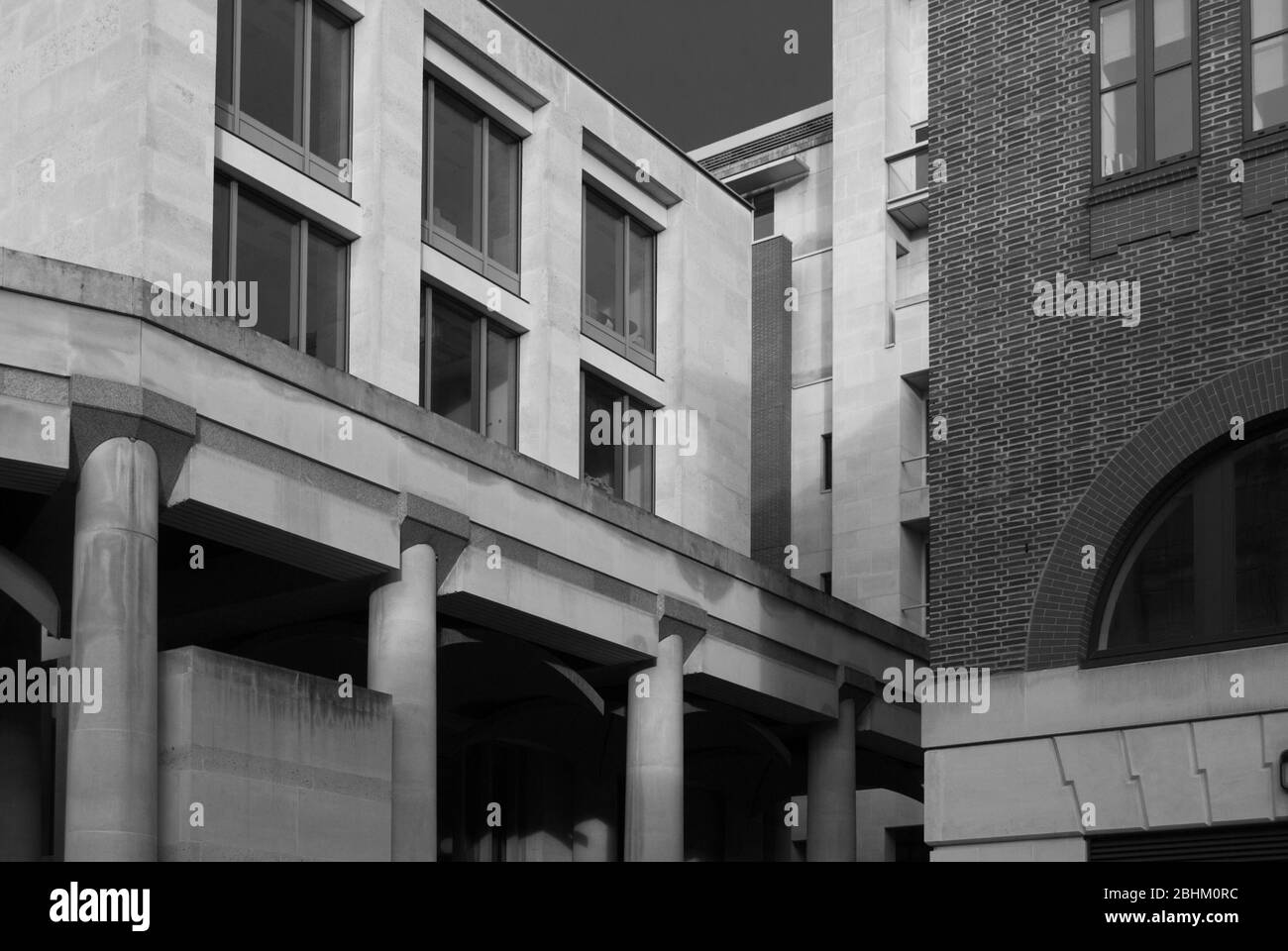 Portland Stone Windows Square Geometrisch 10 Paternoster Sq.London EC4M 7LS von Eric Parry Architects Stockfoto