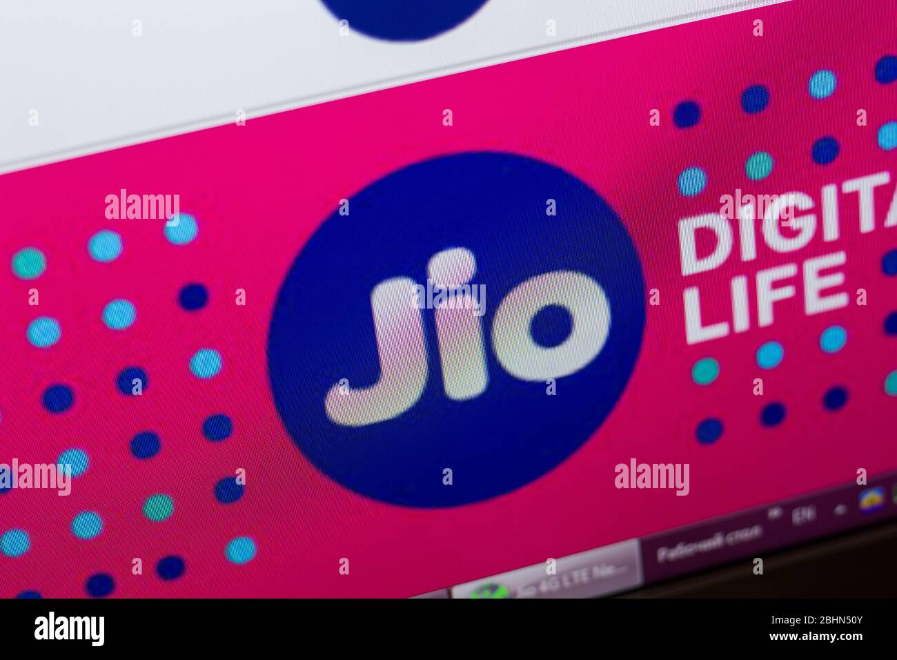 Rjasan, Russland - 13. Mai 2018: Jio Website auf dem Display des PC, url - Jio.com Stockfoto