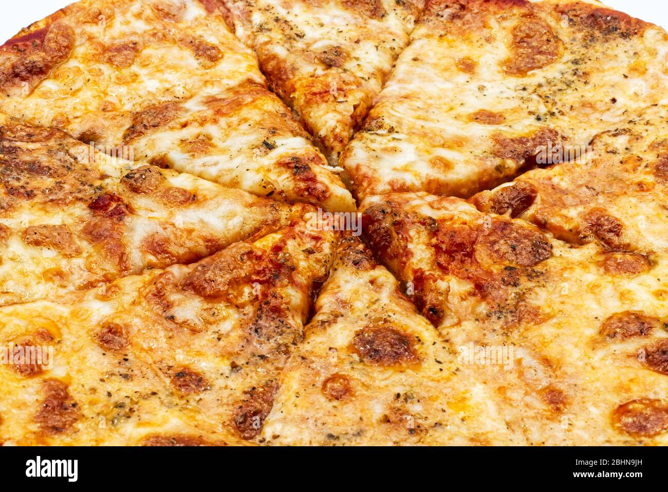 Scheiben hausgemachte italienische margherita Pizza. Stockfoto