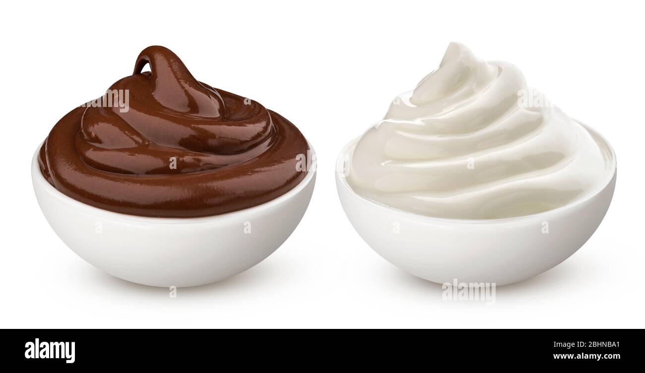 Schüssel Schokolade und Milch Vanille Creme auf weißem Hintergrund isoliert Stockfoto