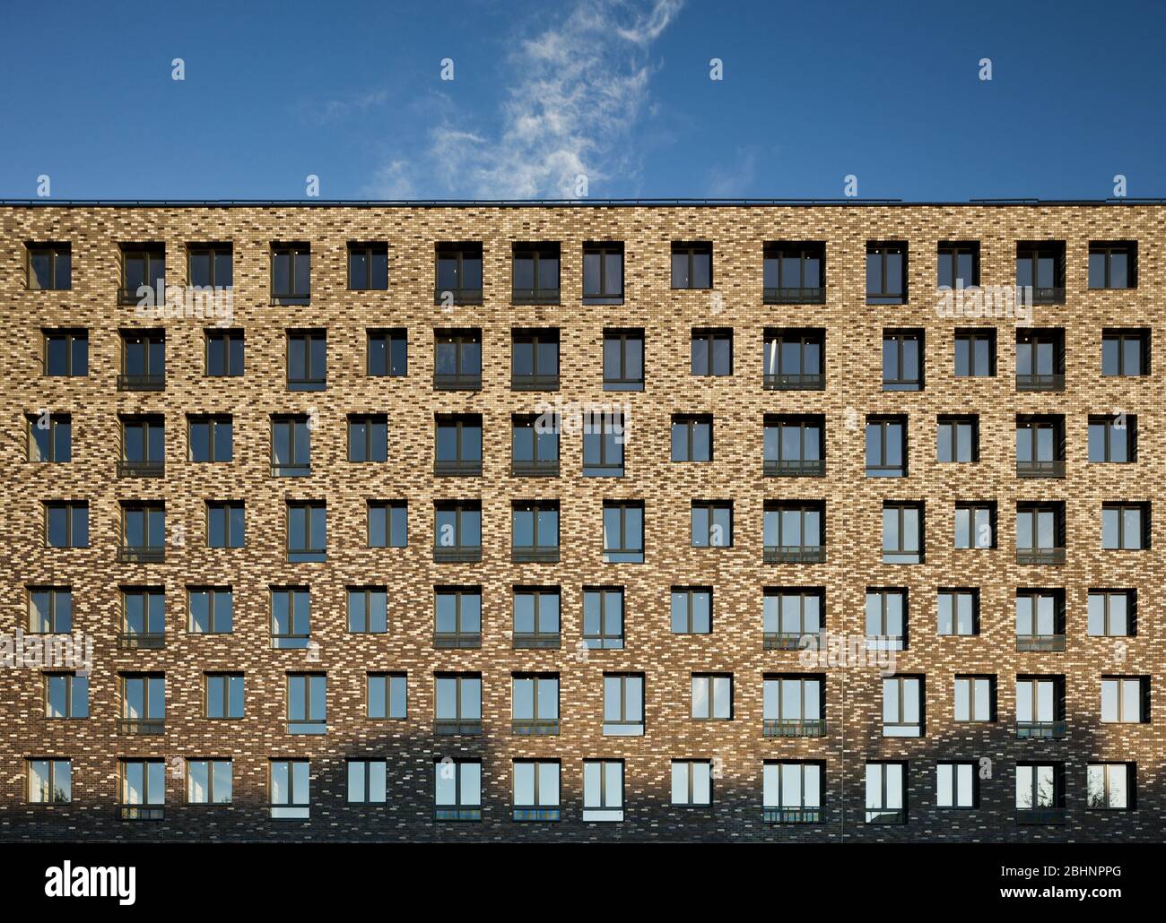 Modern gestaltete Wohnhaus in Moskau; Gebäude außen; modernes architektonisches Design; Mehrfamilienhaus; Stockfoto