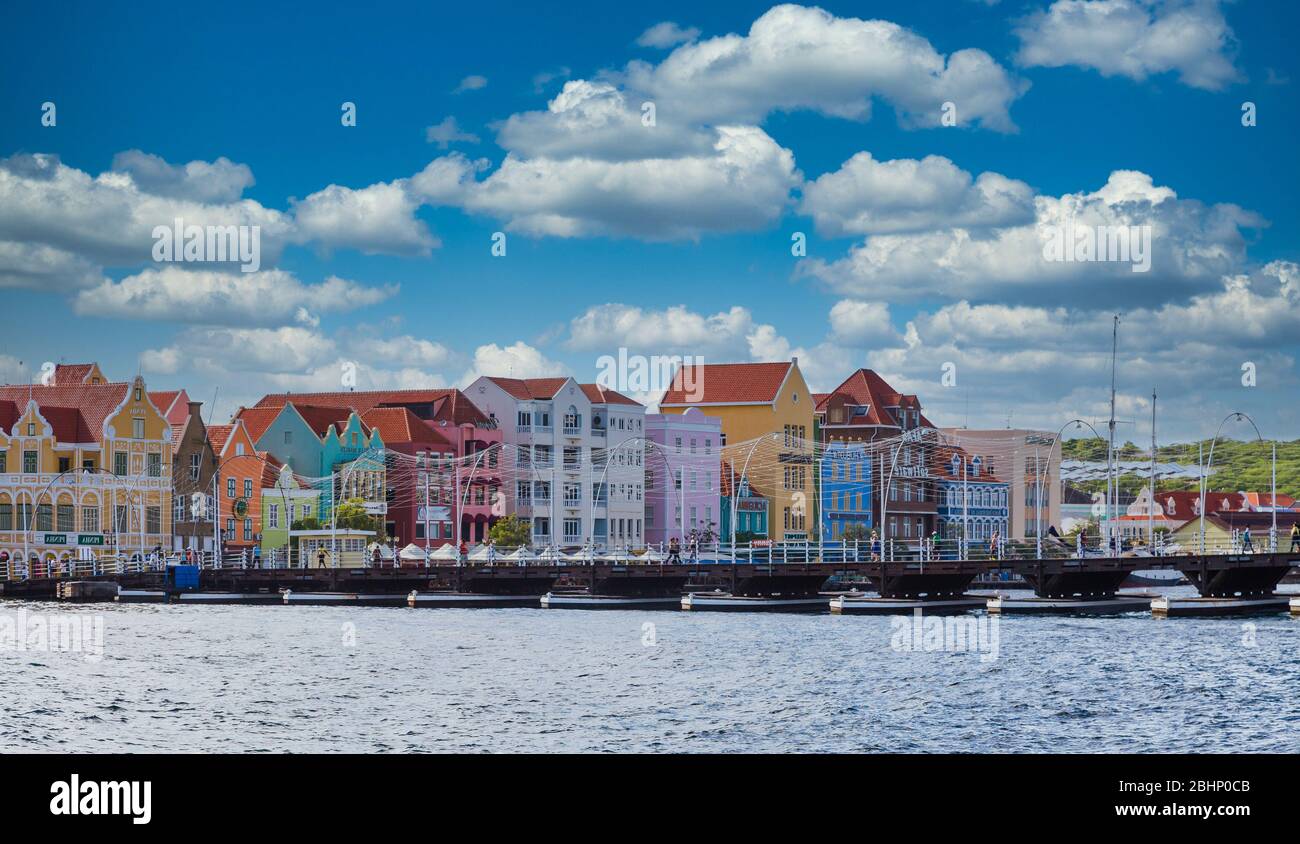 Verschieben Pontoon Brücke in Curacao Stockfoto
